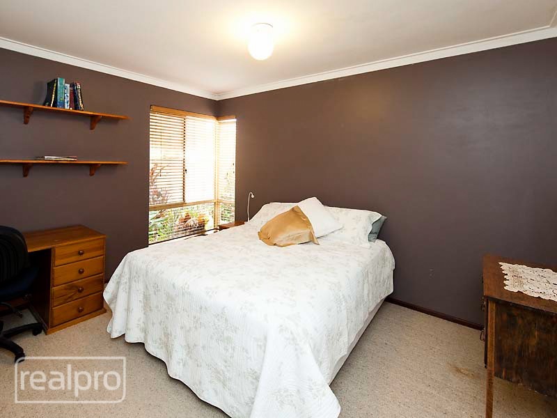 7B Unwin Crescent, Salter Point WA 6152