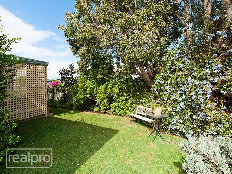 7B Unwin Crescent, Salter Point WA 6152