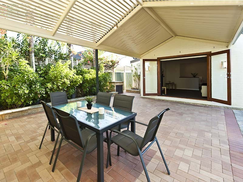 36A Bickley Crescent, Manning WA 6152