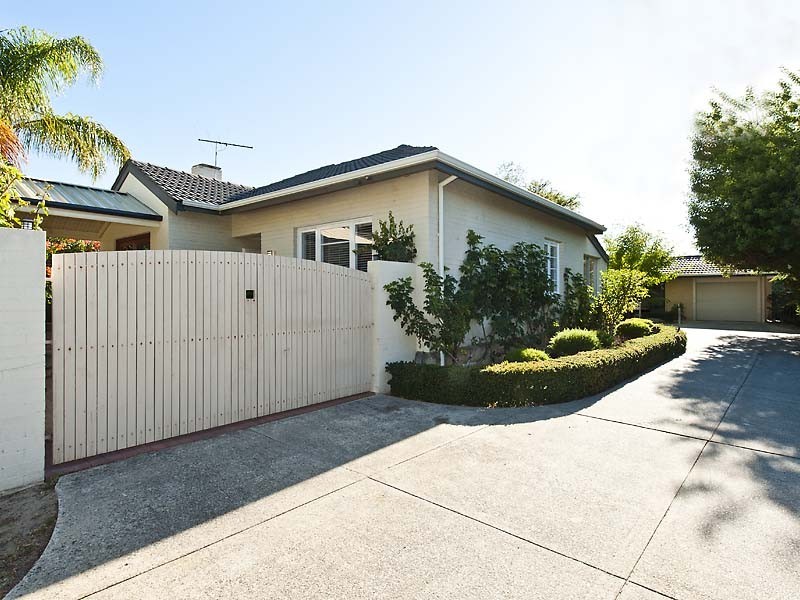 36A Bickley Crescent, Manning WA 6152