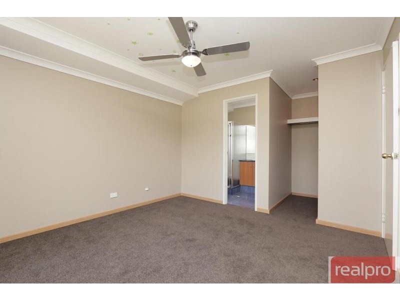 8 Dongara Way, South Lake WA 6164