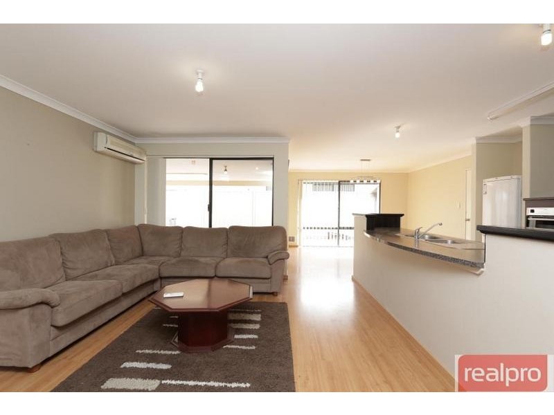 8 Dongara Way, South Lake WA 6164