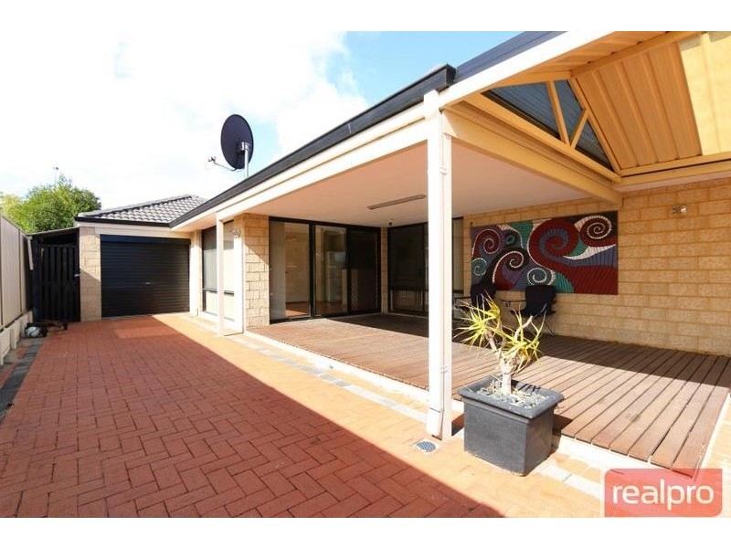 8 Dongara Way, South Lake WA 6164