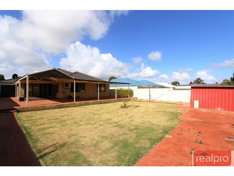 8 Dongara Way, South Lake WA 6164