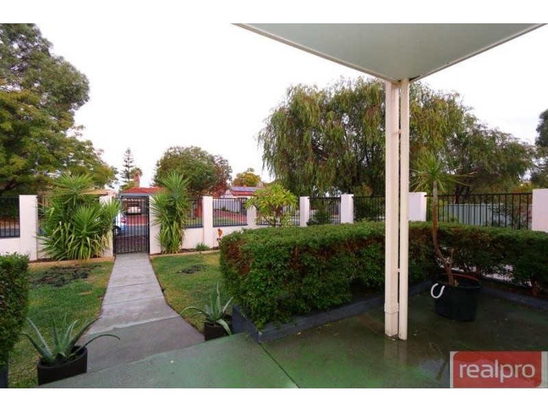 31 Wyndham Street, St James WA 6102