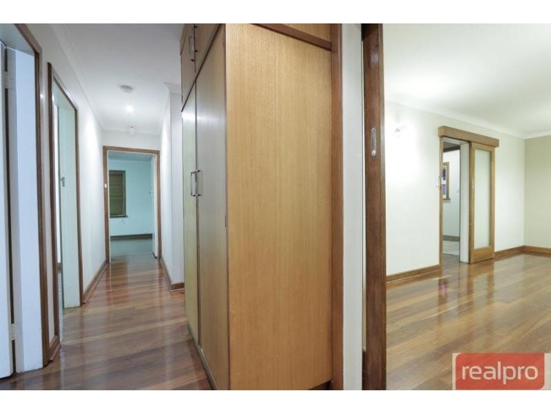 31 Wyndham Street, St James WA 6102