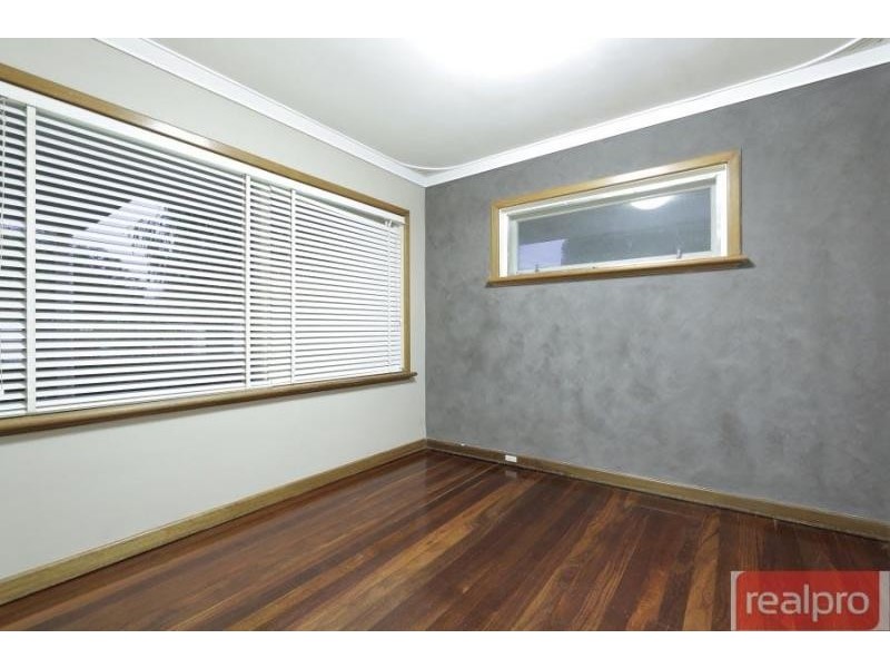 31 Wyndham Street, St James WA 6102