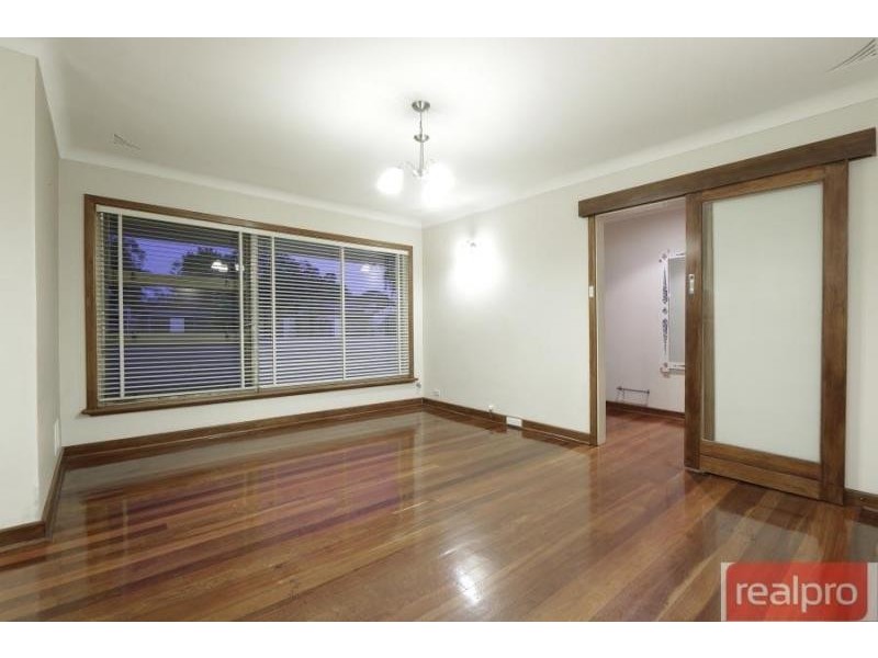 31 Wyndham Street, St James WA 6102