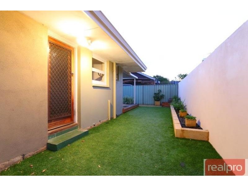 31 Wyndham Street, St James WA 6102