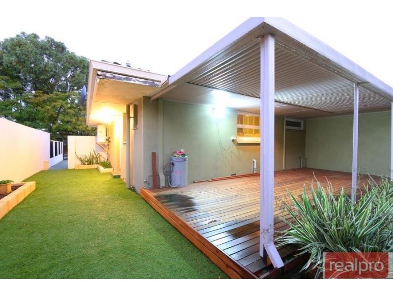 31 Wyndham Street, St James WA 6102