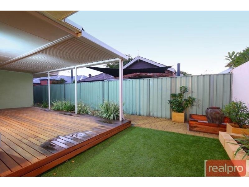 31 Wyndham Street, St James WA 6102