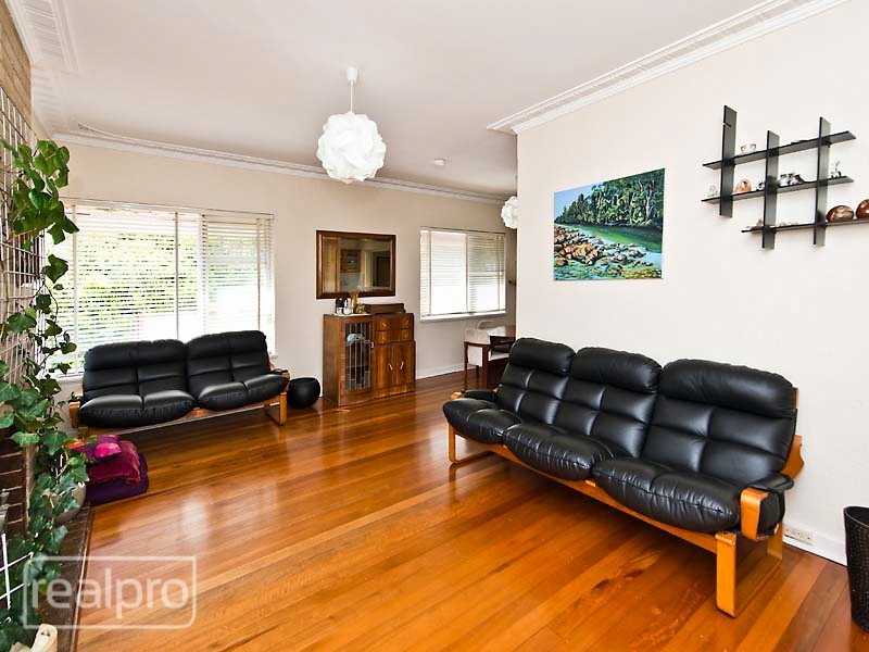 19 Hope Avenue, Salter Point WA 6152