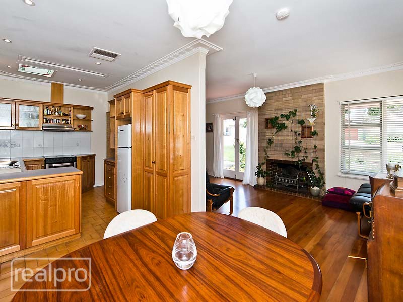 19 Hope Avenue, Salter Point WA 6152