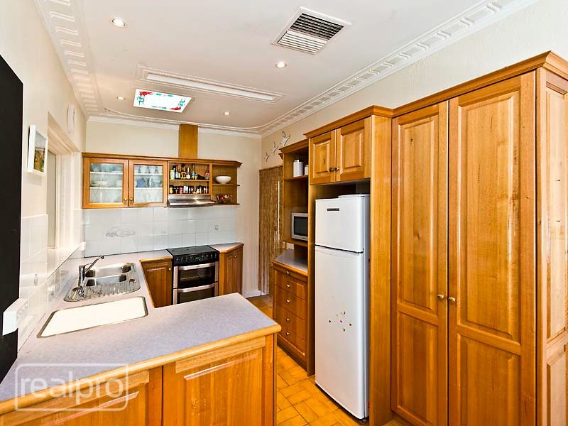 19 Hope Avenue, Salter Point WA 6152