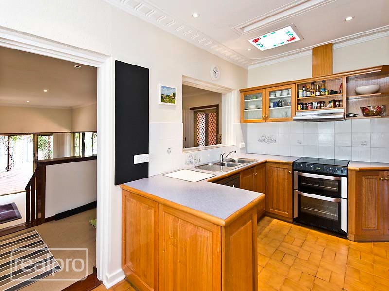 19 Hope Avenue, Salter Point WA 6152