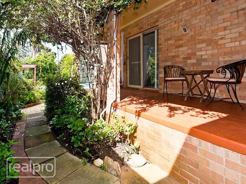 19 Hope Avenue, Salter Point WA 6152