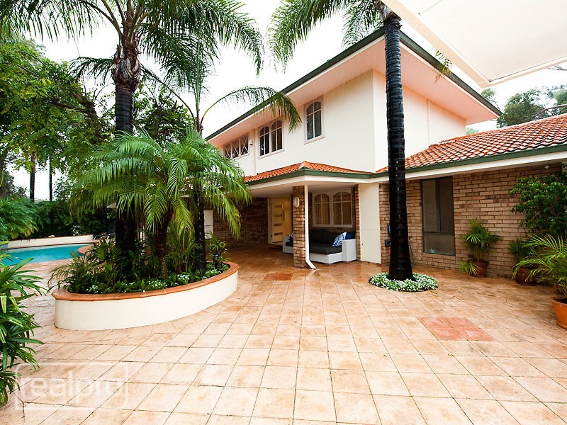 6B Thurles Court, Waterford WA 6152