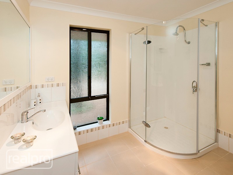 6B Thurles Court, Waterford WA 6152