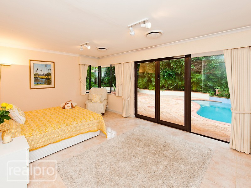 6B Thurles Court, Waterford WA 6152