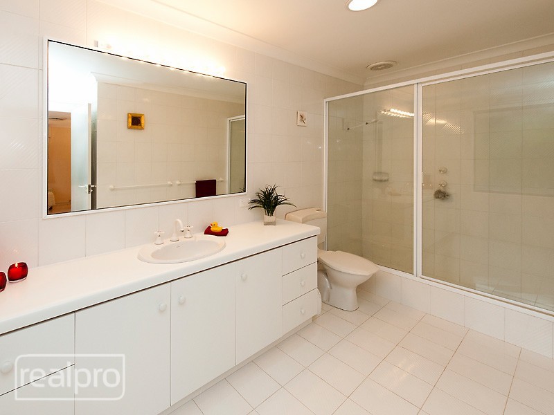 6B Thurles Court, Waterford WA 6152