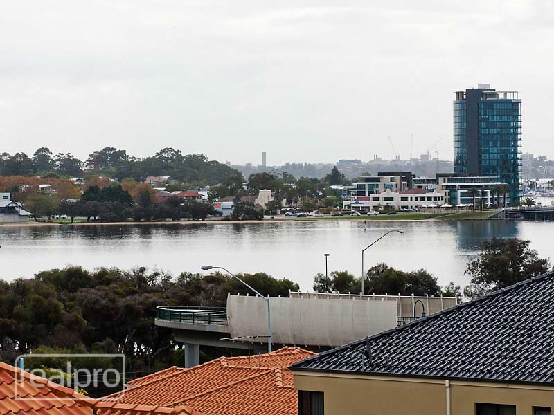 14 Kirkby Ridge, Salter Point WA 6152
