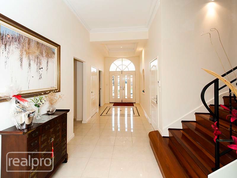 14 Kirkby Ridge, Salter Point WA 6152