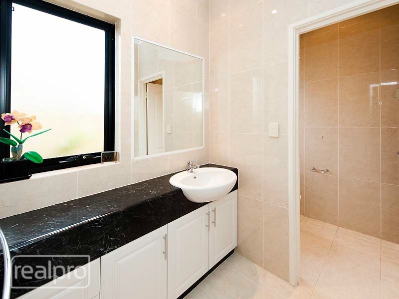 14 Kirkby Ridge, Salter Point WA 6152