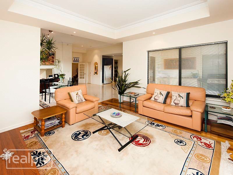 14 Kirkby Ridge, Salter Point WA 6152