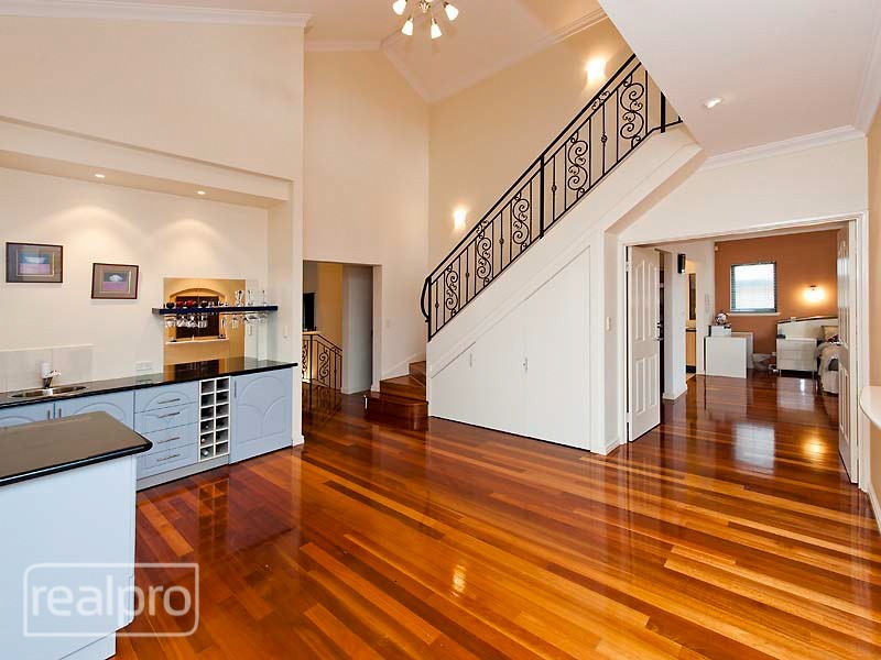 14 Kirkby Ridge, Salter Point WA 6152