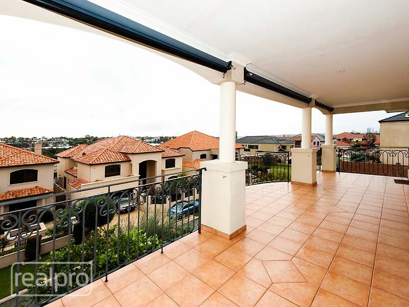 14 Kirkby Ridge, Salter Point WA 6152