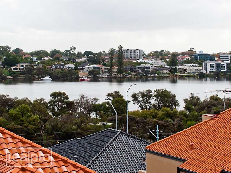 14 Kirkby Ridge, Salter Point WA 6152