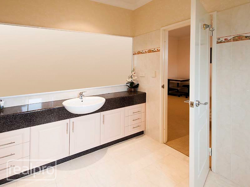 14 Kirkby Ridge, Salter Point WA 6152