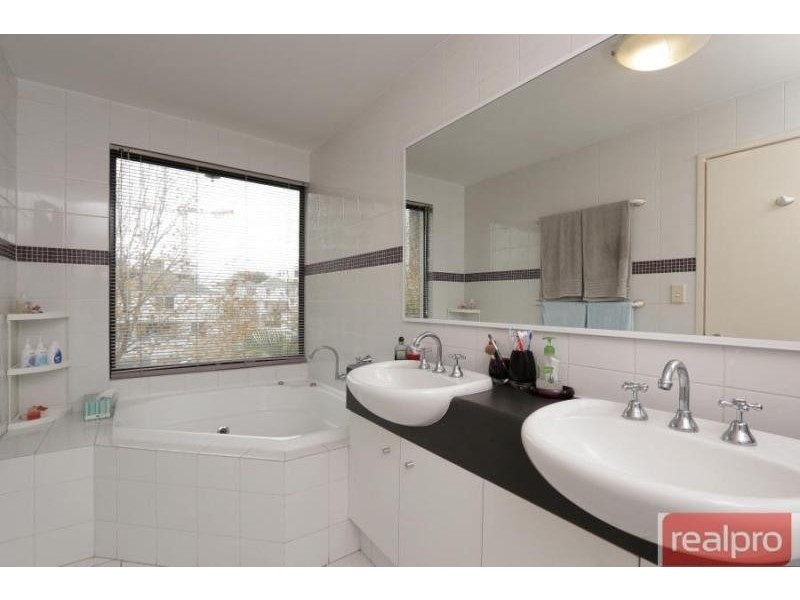 2/39 Mill Point Road, South Perth WA 6151