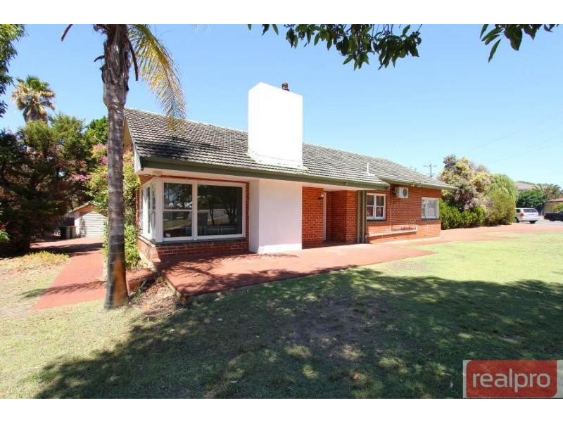 133 Manning Road, Manning WA 6152