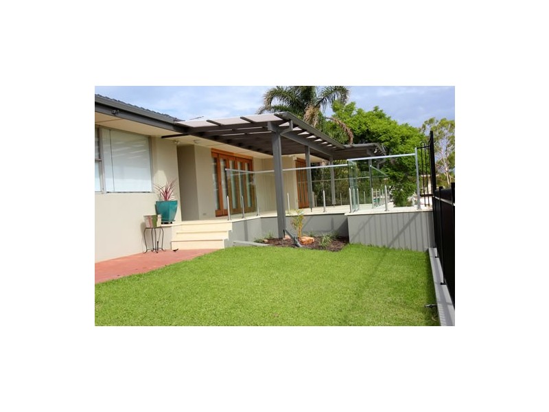 4 Edgewater Road, Salter Point WA 6152