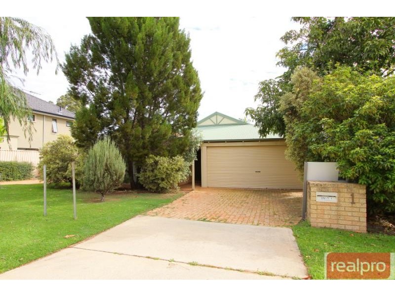 1/1 Pepler Avenue, Salter Point WA 6152