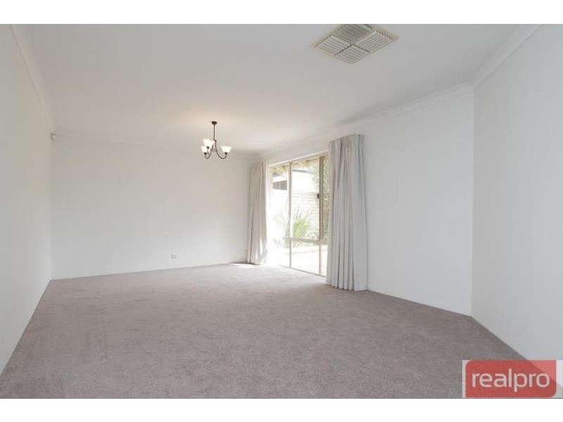 1/1 Pepler Avenue, Salter Point WA 6152