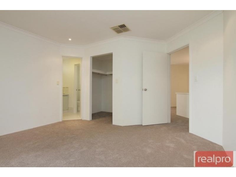 1/1 Pepler Avenue, Salter Point WA 6152