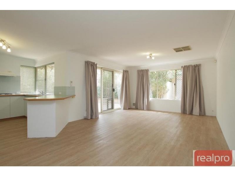 1/1 Pepler Avenue, Salter Point WA 6152