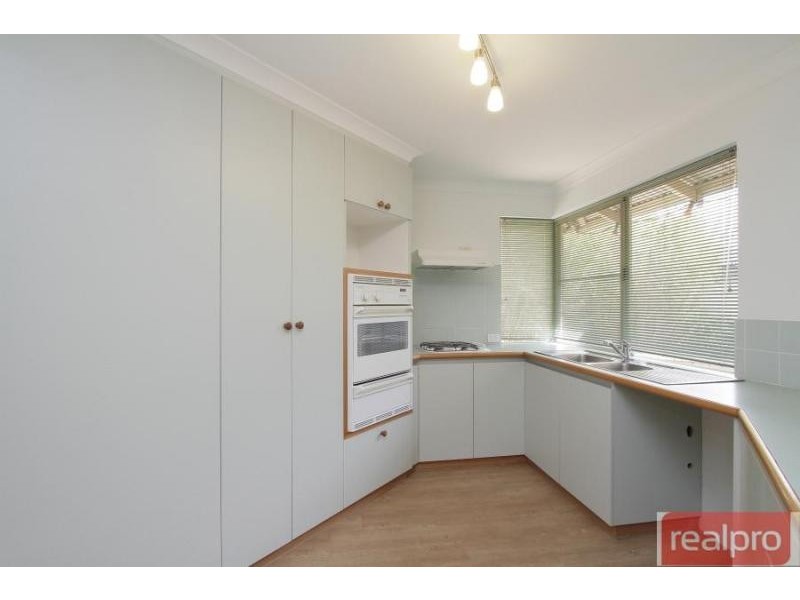 1/1 Pepler Avenue, Salter Point WA 6152