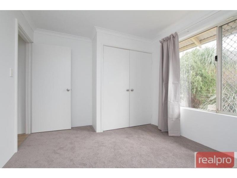 1/1 Pepler Avenue, Salter Point WA 6152