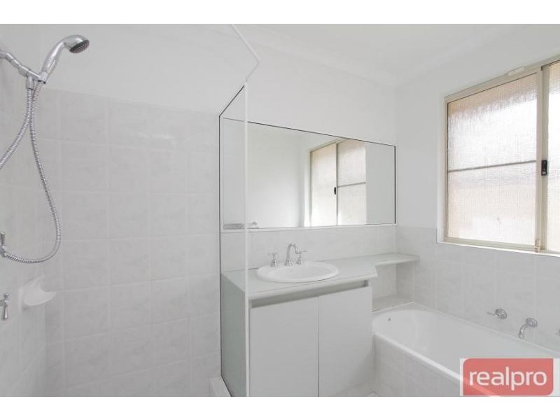 1/1 Pepler Avenue, Salter Point WA 6152