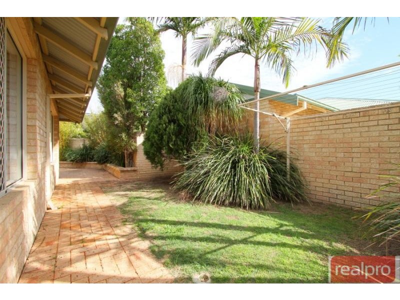 1/1 Pepler Avenue, Salter Point WA 6152