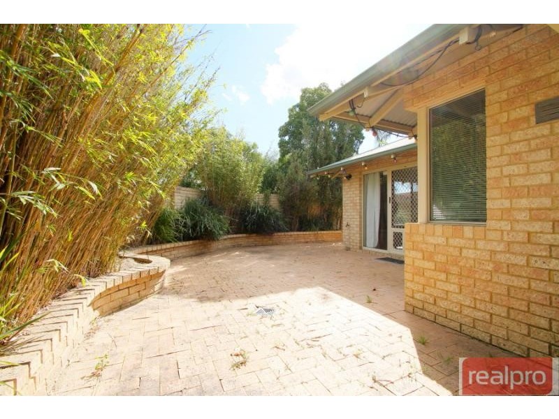 1/1 Pepler Avenue, Salter Point WA 6152