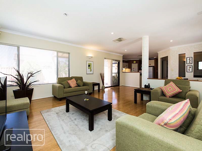 2/87 Hope Avenue, Salter Point WA 6152