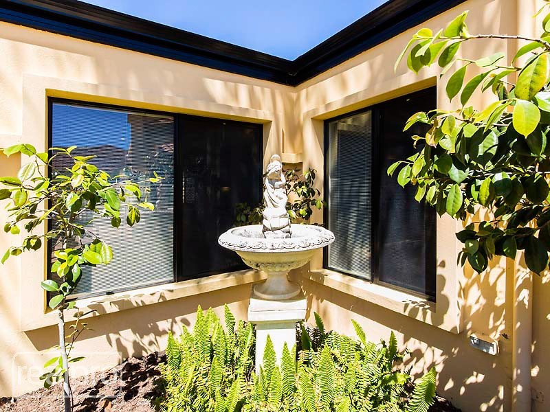 2/87 Hope Avenue, Salter Point WA 6152