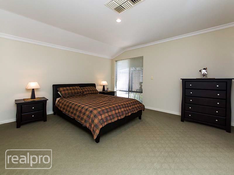 2/87 Hope Avenue, Salter Point WA 6152