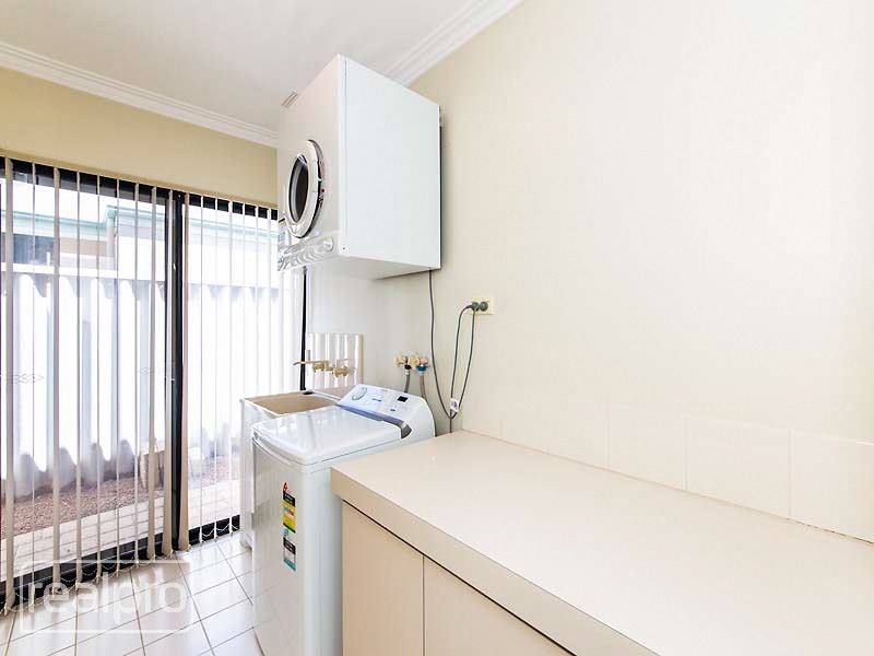 2/87 Hope Avenue, Salter Point WA 6152