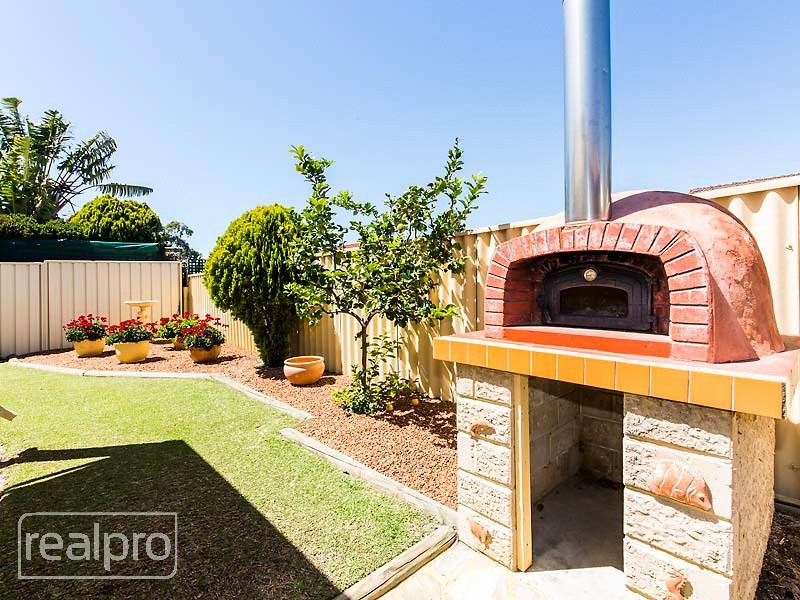 2/87 Hope Avenue, Salter Point WA 6152