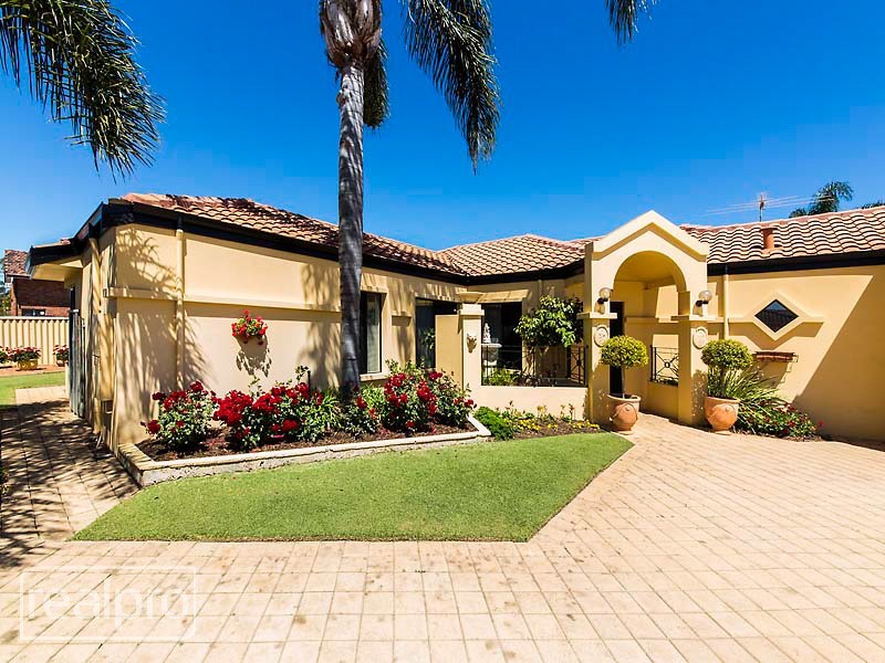 2/87 Hope Avenue, Salter Point WA 6152